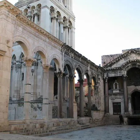 Ana * Split
